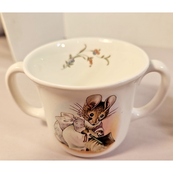 1986 Beatrice Potter Hunca Munca Childs 2 handle Mug/ cup Royal Albert England - Picture 10 of 12